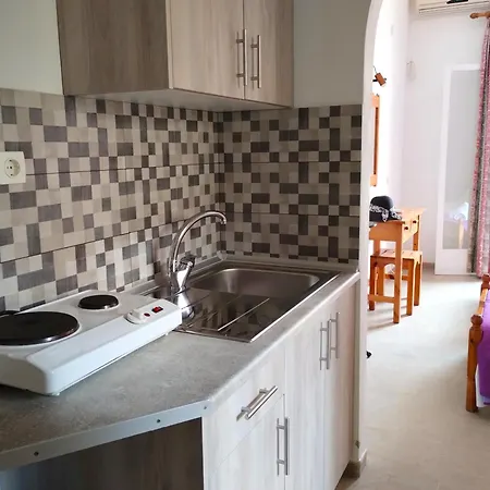 Apartment Nikos 3 *
